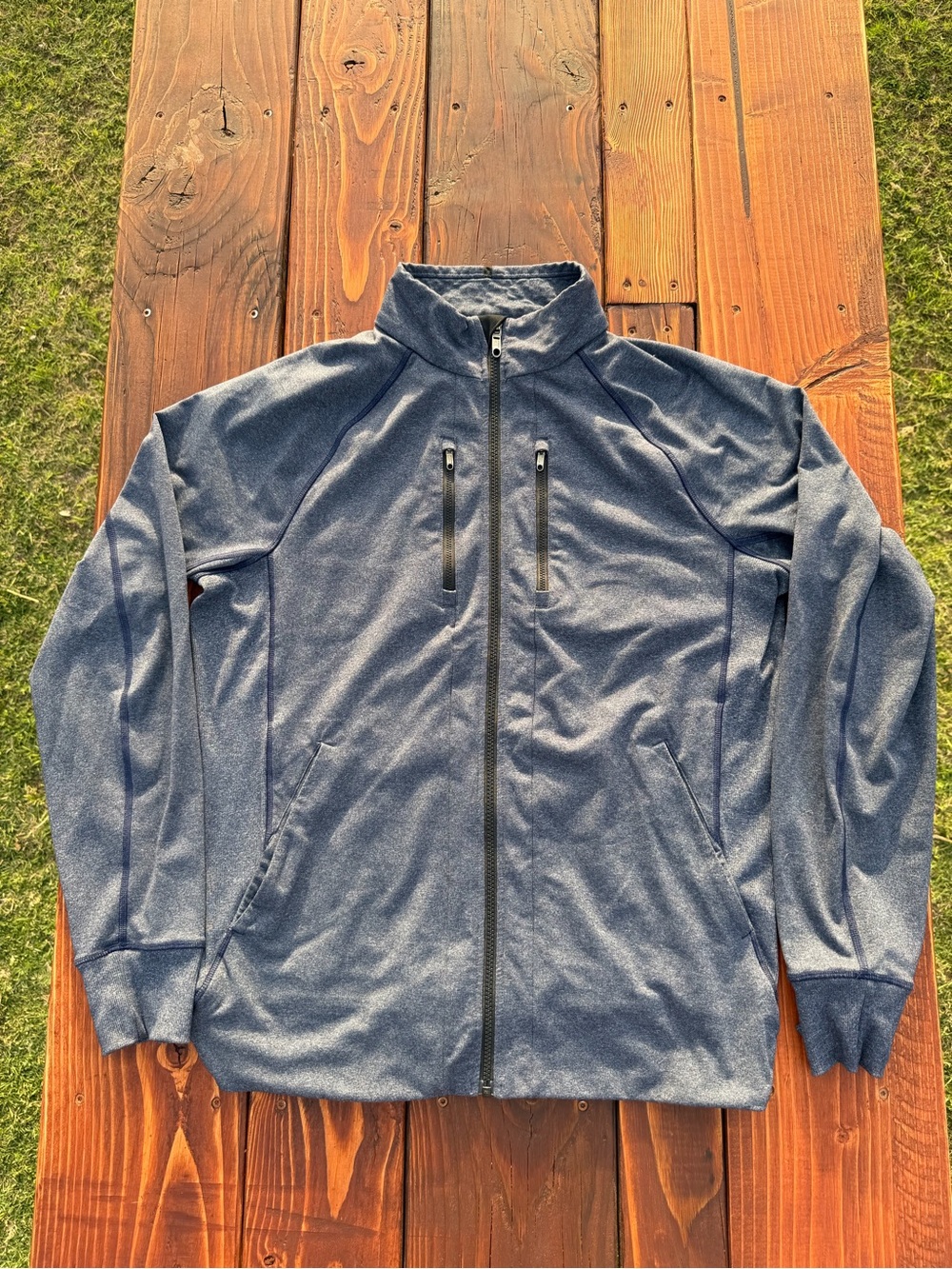 Navy blue lululemon zip up jacket with pockets #zipup #athleisure